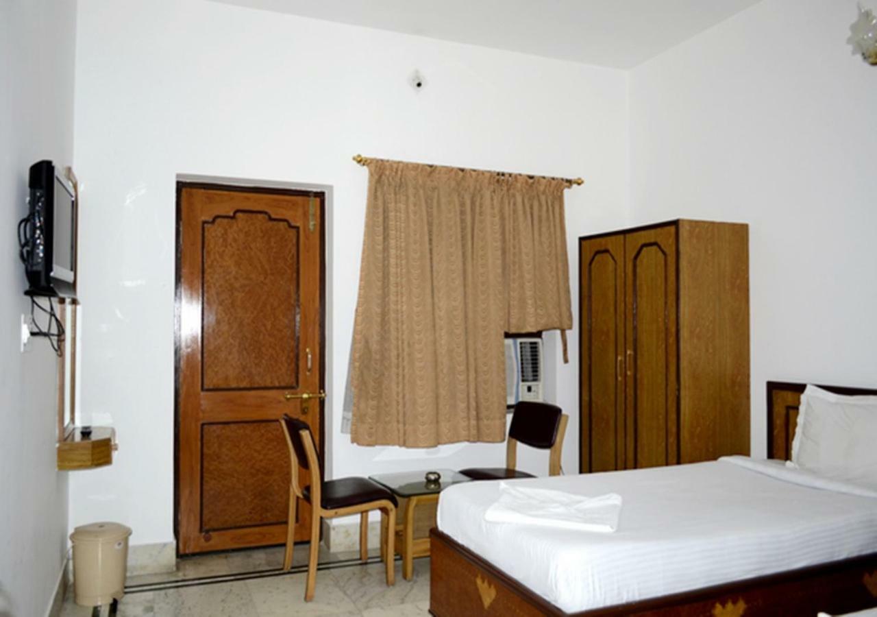 Hotel Tokyo Vihar ブッダガヤ エクステリア 写真